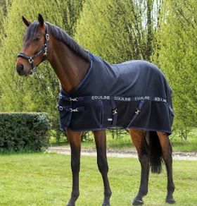 COPERTA CON COPRICODA E CINGHIE INTRECCIATE