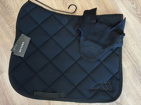 SOTTOSELLA E CUFFIA DA DRESSAGE TRAPUNTA TECH-ROMBO EQUILINE